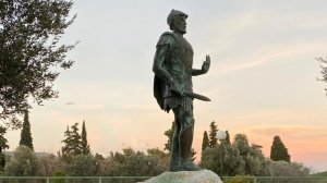 O Ανδριάντας του Μιλτιάδη στον Τύμβο του Μαραθώνα: Αφιερωμένο στα νέα παιδιά που ψάχνονται...