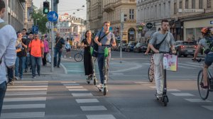 Νέους κανόνες για τη χρήση e-scooter ζητά η Παγκόσμια Ομοσπονδία Ασφαλιστικών Ενώσεων