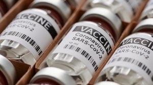 Να εξασφαλιστούν τα εμβόλια ως δημόσια αγαθά ζητούν 38 ευρωβουλευτές