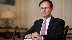 Αλέξης Πατέλης: Ελάτε στην Ελλάδα για τον ήλιο, μείνετε για τη φορολογία και την τεχνολογία