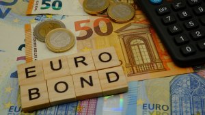 Απελεύθερος: Το Eurobond της ΔΕΗ και το clean up της Πειραιώς