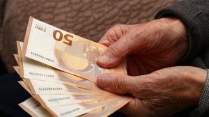 Καταβάλλονται οι προκαταβολές εθνικής σύνταξης και τα αναδρομικά σε 30.000 δικαιούχους