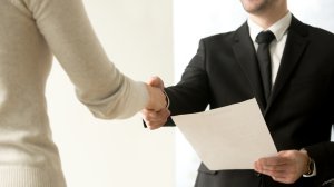 Ποιες οι υποχρεώσεις και ποια τα δικαιώματα των συμβαλλόμενων και ασφαλισμένων;