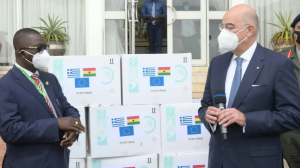 Νίκος Δένδιας: Παρέδωσε 150.000 εμβόλια κατά του κορονοϊού στην Γκάνα