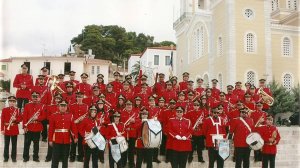 Πρωτοχρονιάτικα κάλαντα από τη φιλαρμονική Καλαμάτας
