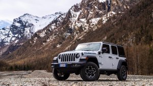 Πώς το νέο Jeep Wrangler 4xe «ασφαλίζει» τους επιβάτες του και τους υπόλοιπους χρήστες στο δρόμο;