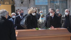 Αποκλειστικό: Στον Καθεδρικό Ναό Κοιμήσεως Θεοτόκου στην Ύδρα, τελέσθηκε η εξόδιος ακολουθία για τον Δημήτρη Κοντομηνά 