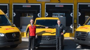 DHL Express και Mercedes-Benz ενώνουν τις δυνάμεις τους για πράσινες ταχυμεταφορές