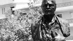 Αραρίσκοντας Ηλίας Προβόπουλος: Η προτομή του ποιητή στο χυτήριο...