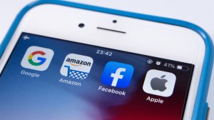 Η Google, η Amazon και πόσο πρέπει να τις φοβούνται οι ασφαλιστές!