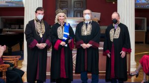 Η Ιουλία Τσέτη (πρόεδρος & CEO του ΟΦΕΤ) επίτιμη Διδάκτωρ του Tμήματος Φαρμακευτικής του ΕΚΠΑ!