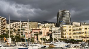 Μαύρα σύννεφα πάνω από το Μόντε Κάρλο - Γιατί ανησυχούν οι αντασφαλιστές;