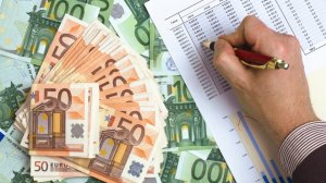 Εποπτεύων Χ.: Τα κέρδη των τραπεζών, οι φόβοι για νέα "κόκκινα" δάνεια και οι ελπίδες για "ξεφούσκωμα" του πληθωρισμού
