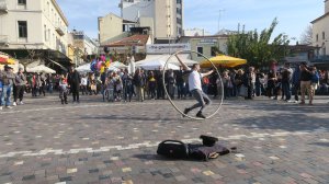 Τα θεάματα του δρόμου στην πόλη, του Ηλία Προβόπουλου