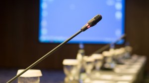 To debate για την πολιτική κατεύθυνση της Νέας Δημοκρατίας και τα μηνύματα των δημοσκοπήσεων
