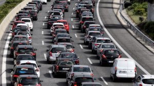 Συγκρούστηκαν τρία οχήματα στο Ελληνικό 
