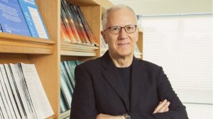 Δημήτρης Λινός: Ποιο σύνδρομο απειλεί την υγεία οστών και αγγείων;
