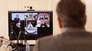 Τηλεδιάσκεψη Μητσοτάκη με τα αρμόδια υπουργεία για την κακοκαιρία «Μπάρμπαρα» και τον σεισμό στην Τουρκία