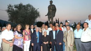 H τοποθέτηση του ανδριάντα του Στρατηγού Μιλτιάδη στον Μαραθώνα