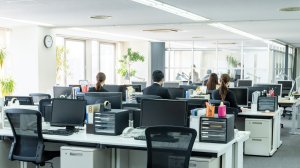 «Παγωμένες» οι τριετίες παρά την αύξηση του κατώτατου μισθού - Τι χάνουν οι εργαζόμενοι;