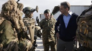 Ο Πρωθυπουργός επισκέφθηκε τη Διοίκηση Υποβρυχίων Καταστροφών και το Κέντρο Εκπαίδευσης Ειδικών Δυνάμεων