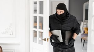 Ποια η διαφορά μεταξύ Διάρρηξης και Ληστείας και τι καλύπτουν τα ασφαλιστήρια; 