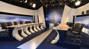Σε θέσεις μάχης οι πολιτικοί αρχηγοί για το ντιμπέιτ 