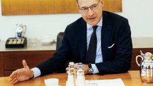 Oliver Bäte: «Το πρόβλημα του χρέους μετατοπίζεται στον πυρήνα της Ευρώπης!»