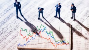 Εποπτεύων Χ: Η θλιβερή επέτειος των capital controls, η "παρέα" το Μαξίμου και η αντιπολίτευση και η «επαφή» με τις αγορές