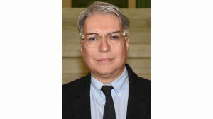 Αλέξανδρος Κ. Κατούλης: Η έγκαιρη διάγνωση του μελανώματος και του καρκίνου του δέρματος σώζει ζωές!