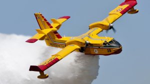 Έπεσε canadair στην Κάρυστο! (video)