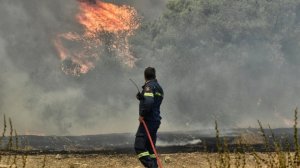 Στο χωριό Ασκληπειό της Ρόδου η πυρκαγιά - Εκκενώθηκαν οικισμοί σε Κέρκυρα και Κάρυστο - Σε εξέλιξη επίσης σε Αίγιο και Υλίκη!