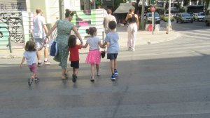 Ηλίας Προβόπουλος: Μια παρέα παιδιά στην Ομόνοια… 