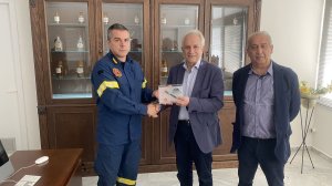 Δωρεά ειδικού εξοπλισμού από τον «Πανελλήνιο Φαρμακευτικό Σύλλογο» στο Πυροσβεστικό Σώμα!
