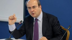Κωστής Χατζηδάκης: Δεν συνωμότησε το σύμπαν υπέρ της ελληνικής κυβέρνησης - Υπάρχει σημαντική πρόοδος στην οικονομία