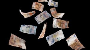 EIOPA: Τα υψηλά επιτόκια οδηγούν τους ασφαλισμένους σε εναλλακτικά αποταμιευτικά προϊόντα - Αναμένεται μείωση νέων εργασιών, ακυρώσεις και εξαγορές συμβολαίων!