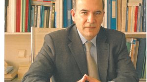 Καινοτόμος εφαρμογή ηλεκτρικής διέγερσης νωτιαίου μυελού από τον καθηγητή Δαμιανό Σακά (καθηγητής ΕΚΠΑ) βοηθά παραπληγική ασθενή να περπατήσει!
