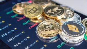 To ανθεκτικό story ανάπτυξης, η «ψήφος εμπιστοσύνης» στην Πειραιώς, το επιτυχές placement των ΕΛΠΕ και το κόστος της ακρίβειας - Εποπτεύων Χ