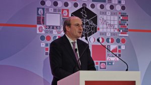 Τρία βασικά νομοσχέδια το 2024: Δημόσιες επενδύσεις, συγχωνεύσεις επιχειρήσεων, Υπερταμείο!