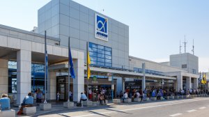 Εποπτεύων Χ: Απογειώνεται... το «Ελ. Βενιζέλος», η «σκληρή» Moody’s, η ΔΕΗ στην ΝΑ Ευρώπη και η εισαγωγή της Mytilineos σε ξένη αγορά 