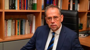 Δημήτρης Σπυράκος: Απαράδεκτες και άκυρες ηλεκτρονικές καταγγελίες ασφαλιστικών συμβολαίων