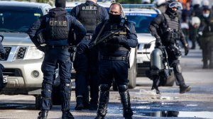 Πυροβολισμοί σε ναυτιλιακή εταιρεία στη Γλυφάδα - Ένας νεκρός και δύο τραυματίες!