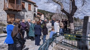 Ηλίας Προβόπουλος: Η μελαγχολία των επετείων στην ελληνική επαρχία