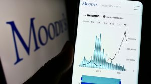 Η Moodys "ψηφίζει" ελληνικές τράπεζες, η απολογία και η μήνυση, το ανεκτέλεστο των 15 δισ. και τα νέα deal της ΒΙΑΝΕΞ