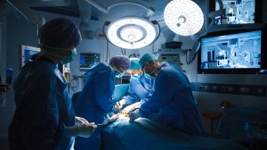 Τι προβλέπει αναλυτικά η Υπουργική Απόφαση για τα απογευματινά χειρουργεία, το κόστος και τις αμοιβές γιατρών και νοσηλευτών!