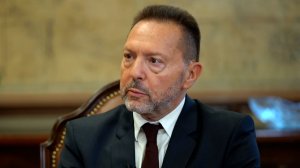 Το δίλημμα, το νέο μήνυμα Στουρνάρα, «καίει» το πετρέλαιο, «πέταξε» το ΔΑΑ στον «βασιλιά του χαλκού» η ABBank