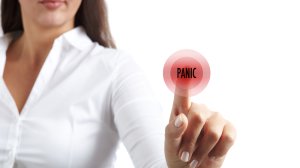 Το «Panic Button» επεκτείνεται σε ολόκληρη τη χώρα - Χορηγείται πλέον σε κάθε ενήλικο θύμα ενδοοικογενειακής βίας!