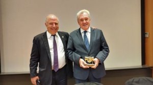 Πανεπιστήμιο Πειραιώς: Τιμητική Βράβευση Ομότιμου Καθηγητή Αθανασίου Κυριαζή!