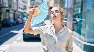 Γιατί οι γυναίκες υποφέρουν περισσότερο στον καύσωνα!