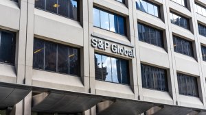 Η ισχυρή «ψήφος» της S&P, η «σκληρή» Moody’s, οι αοιδοί στο στόχαστρο, η «ψαλίδα» των επιτοκίων, τα 30 χρόνια της Sarantis και πρώτη φορά η κοινή γνώμη είναι δυσαρεστημένη με την αντιπολίτευση και όχι με την κυβέρνηση!